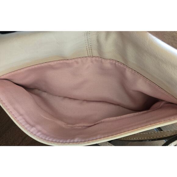 Large Coach Cream Leather Wallet Purse Wristlet - Picture 4 of 5